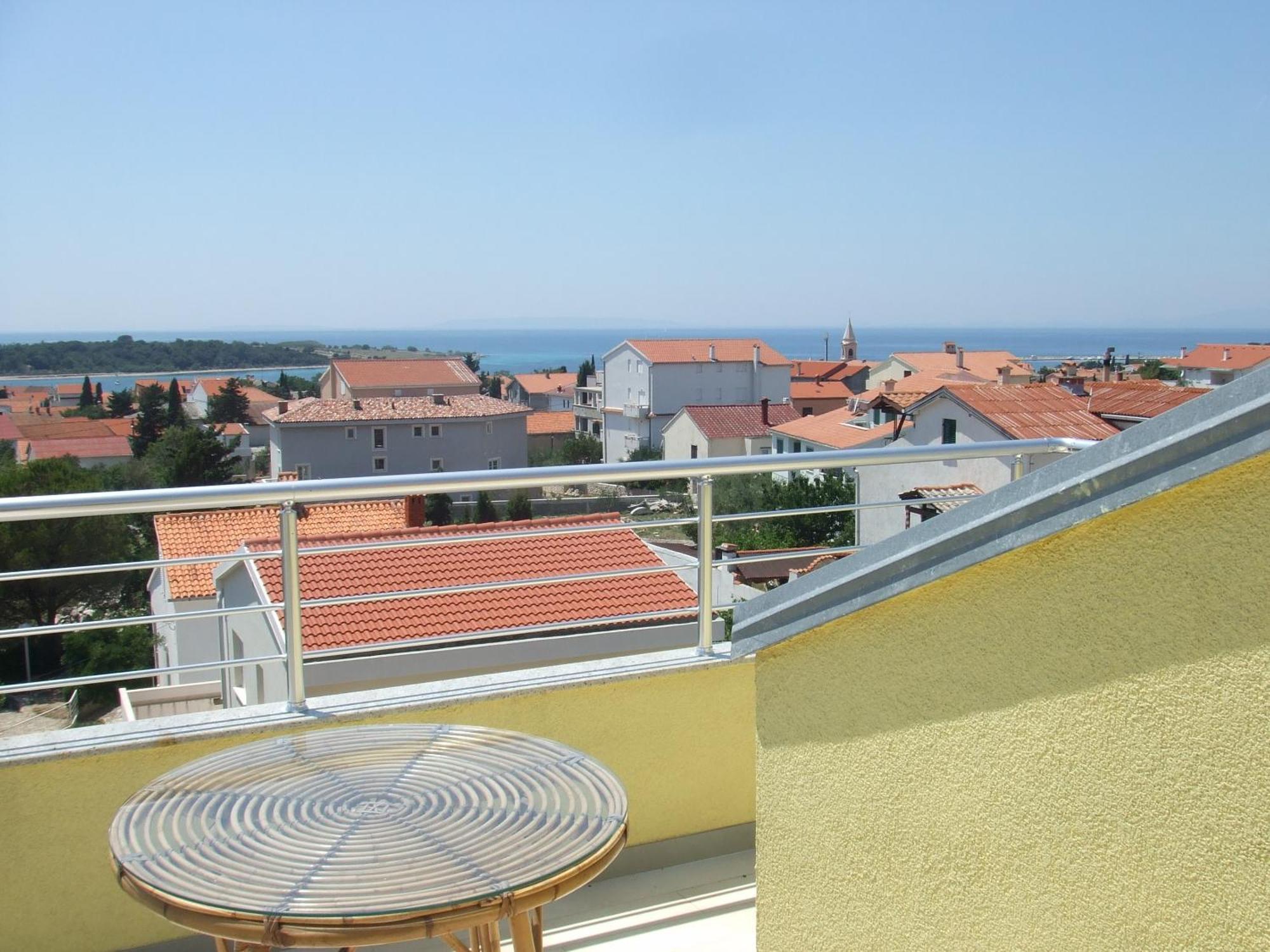 Apartments Diva Новаля Екстер'єр фото