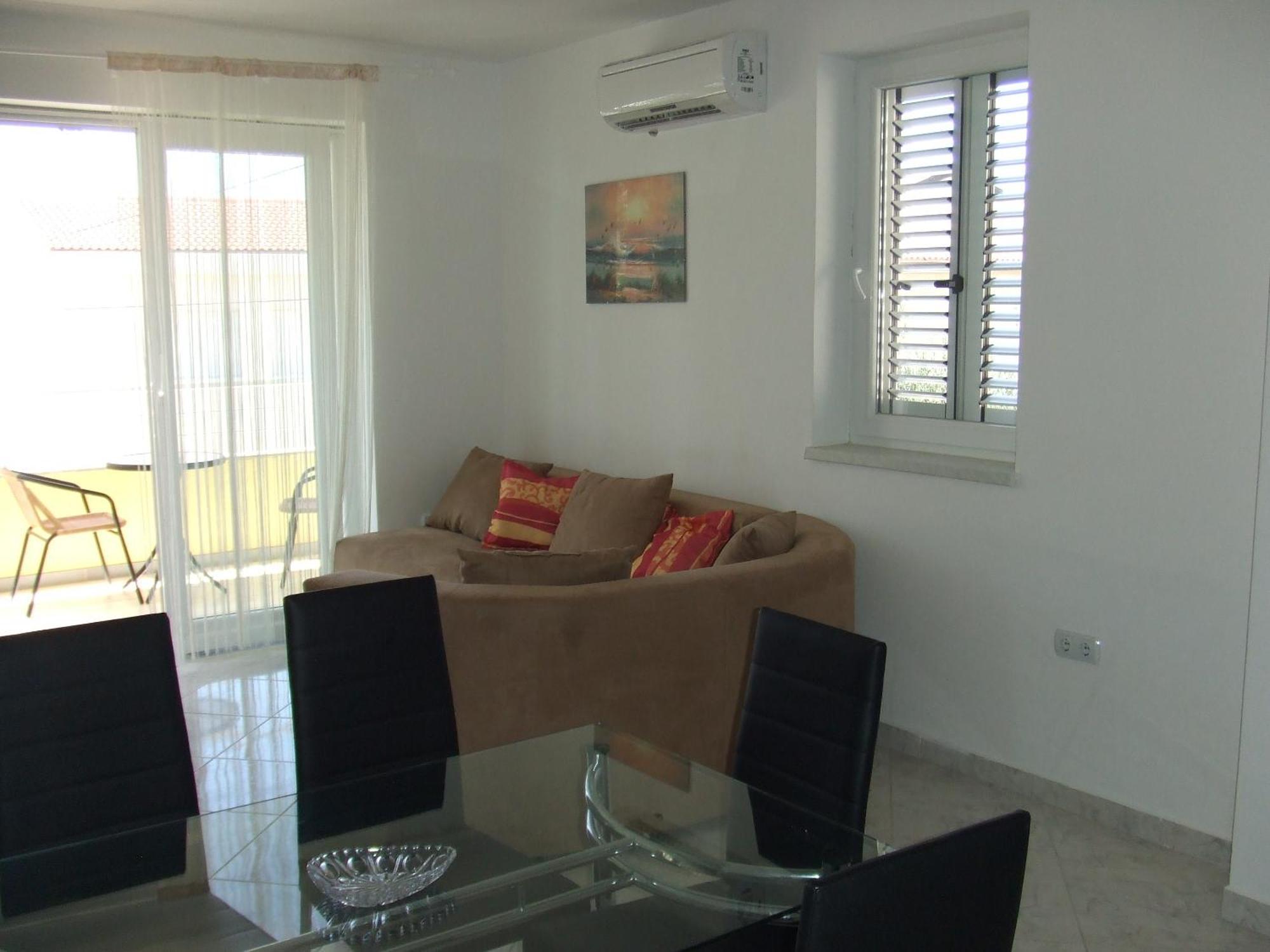 Apartments Diva Новаля Екстер'єр фото