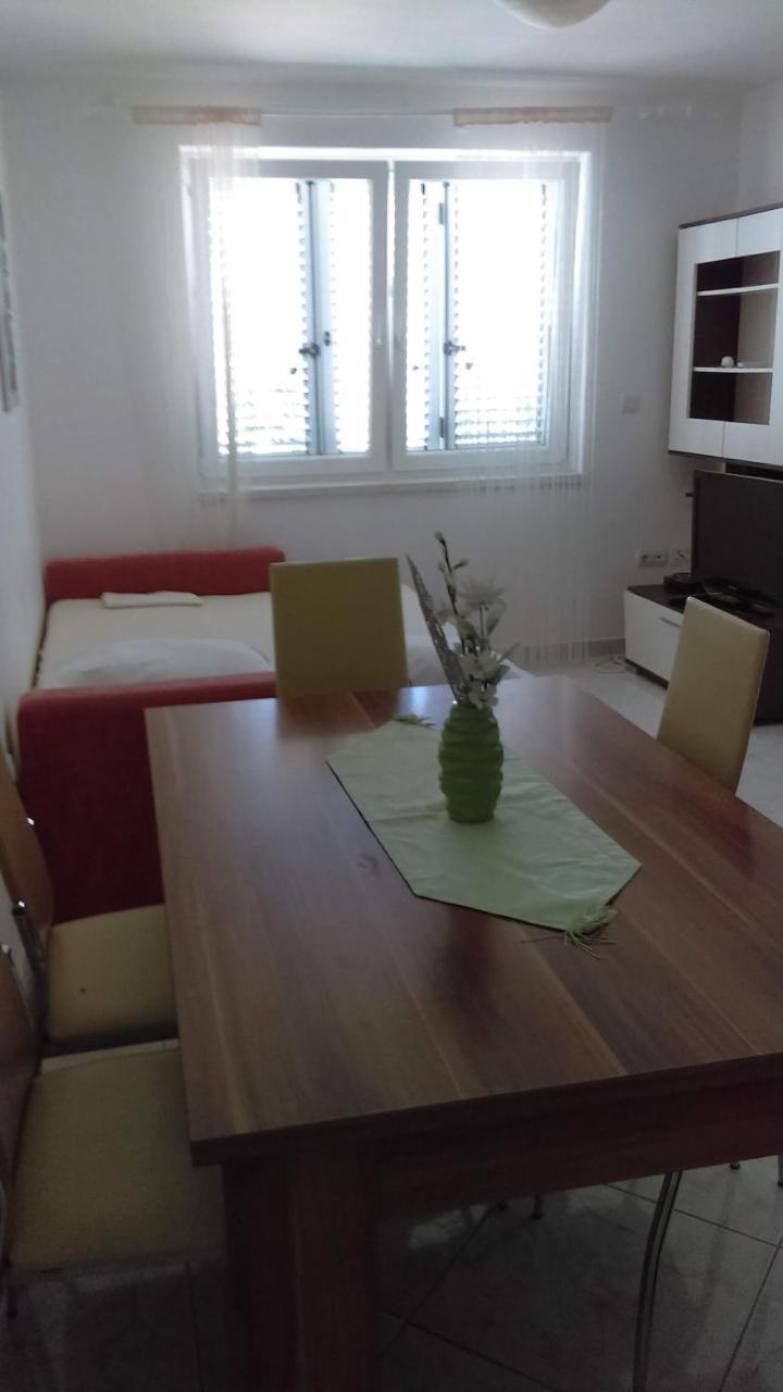 Apartments Diva Новаля Екстер'єр фото