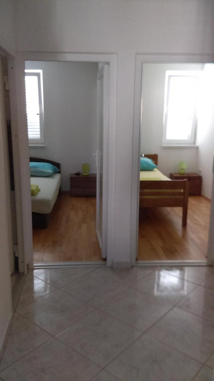 Apartments Diva Новаля Екстер'єр фото