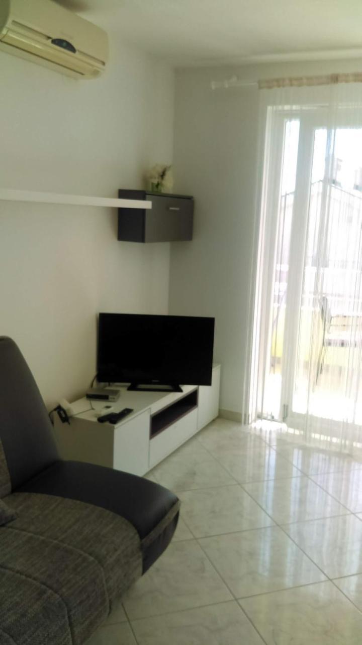 Apartments Diva Новаля Екстер'єр фото